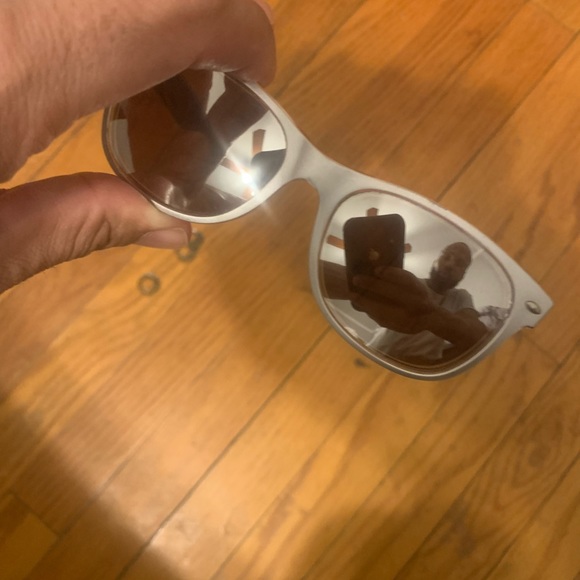 New Wayfarer Rayban Sunglasses - Picture 2 of 4